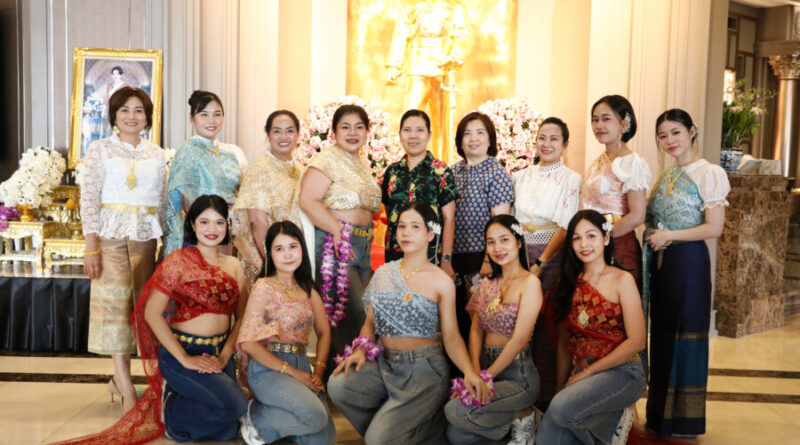 สืบสานประเพณีไทยเทศกาลสงกรานต์ โรงแรมเดอะ เบอร์เคลีย์ ประตูน้ำ