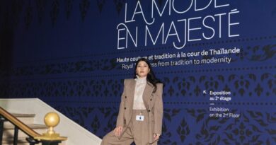 ครั้งแรกแห่งประวัติศาสตร์  “ราชพัสตราสู่สากล La Mode en Majesté: Royal Thai Dress from Tradition to Modernity”  เปิดให้เข้าชมแล้ว ณ Musée des Arts Decoratis @madparis กรุงปารีส สาธารณรัฐฝรั่งเศส  ตั้งแต่วันที่ 13 พฤษภาคม – 1 พฤศจิกายน 2569