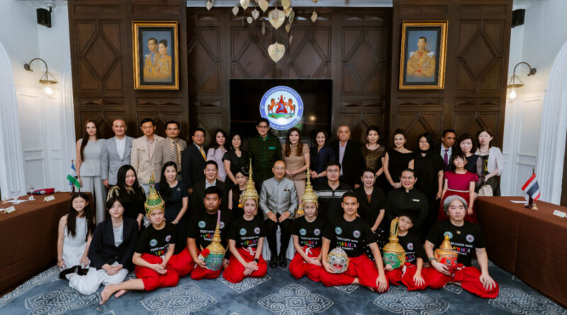 กงสุลใหญ่กิตติมศักดิ์ราชอาณาจักรเลโซโท ผนึกกำลังภริยา “มาดามจอย” อวัสดา จับมือโรงเรียนรัตนโกสินทร์สมโภชน์ บางขุนเทียน สร้าง “ทูตวัฒนธรรม” รุ่นใหม่ พาโขนเยาวชนไทยสู่เวทีโลก