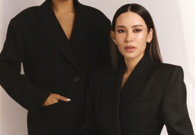 “คุณหญิงแม้น–ม.ร.ว.แม้นนฤมาส ยุคล สวัสดิ์-ชูโต” และ “มะลิ–มาลินี โคทส์” จับมือกันในฐานะผู้ก่อตั้ง SNATCH แพลตฟอร์มจอง Beauty Talent ระดับพรีเมียม ที่เกิดขึ้นจากความตั้งใจจะสร้างมาตรฐานใหม่ ให้กับการจองช่างแต่งหน้าและช่างผมในเมืองไทย